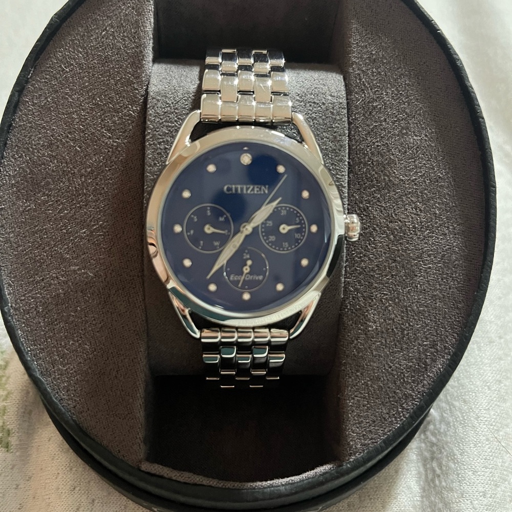 NWT - Women’s Citizen Eco-Drive Watch - Picture 4 of 6